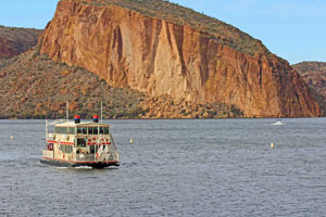 dolly's steamboat phoenix